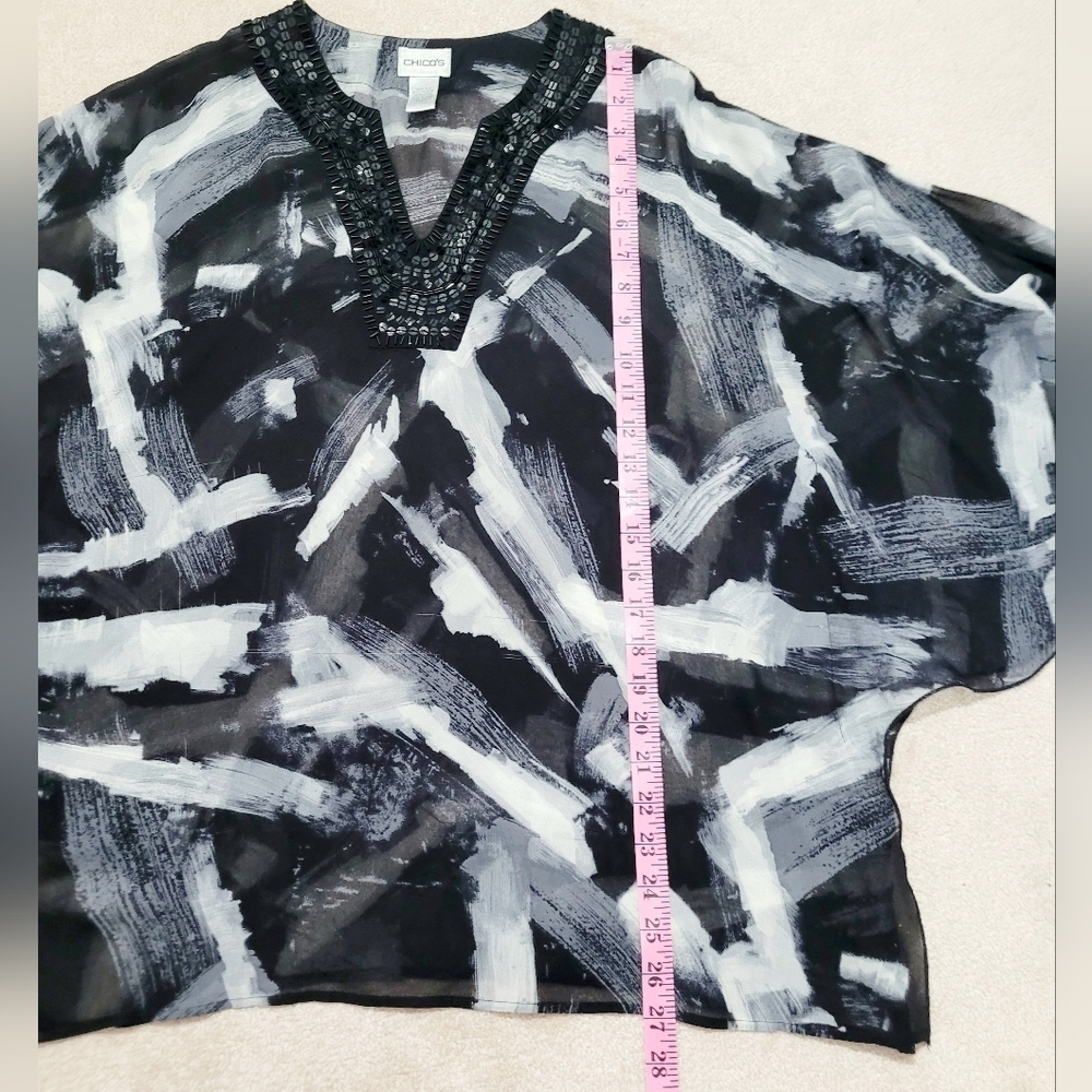 Chico’s 100% Silk Black White Abstract Beaded Neckline Tunic Top Size Medium - Picture 10 of 12